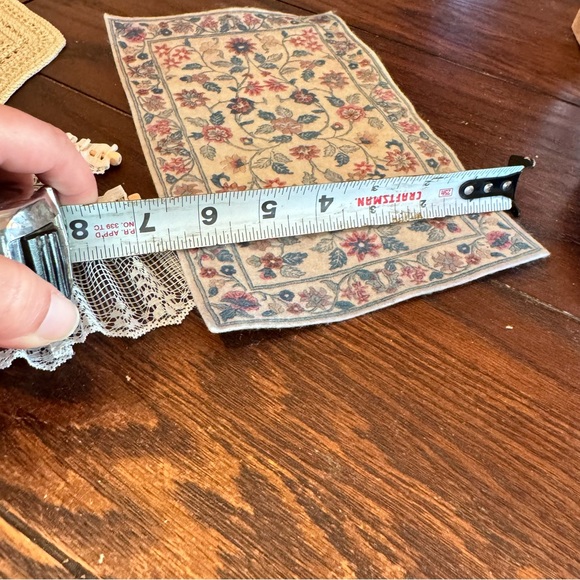 Vintage dollhouse decor accessories rug curtains linens wall paper - Picture 5 of 9